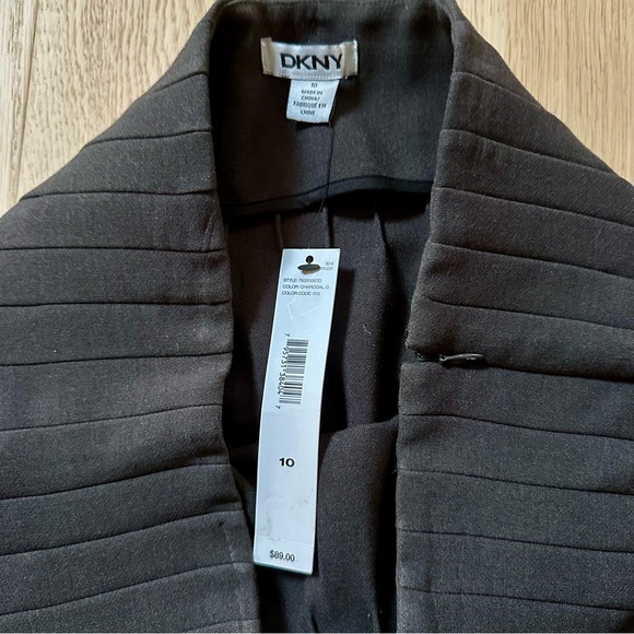 DKNY Skirt - Picture 2 of 5